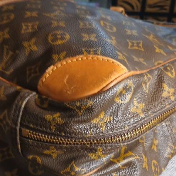 Louis Vuitton Monogram Canvas Travel Bag - Picture 10 of 16